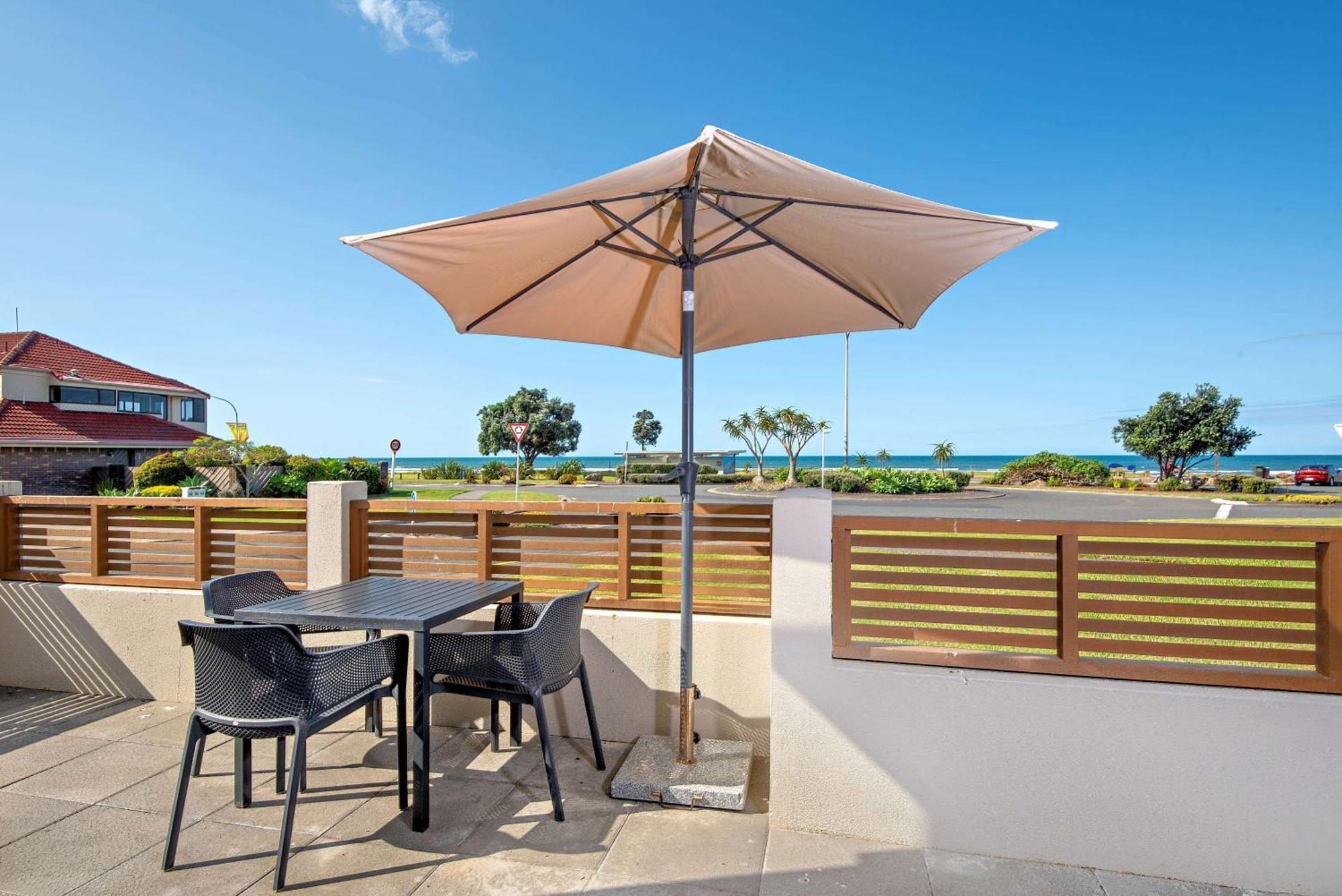 Beachpoint Apartments Ohope Exterior photo